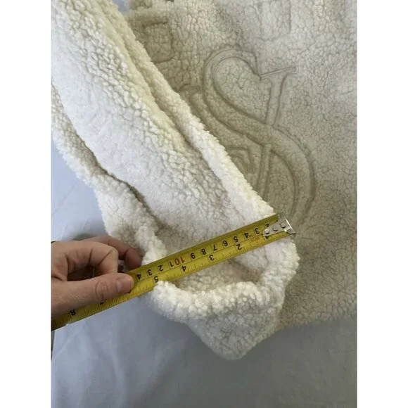 Victoria’s Secret White Cream Sherpa Large Logo Tote Bag EUC - Picture 8 of 9